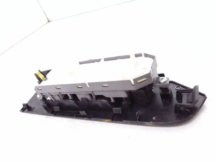 Toyota Auris E180 (2012 - 2018) 8404002120 Кнопка стеклоподъемников — фото 2