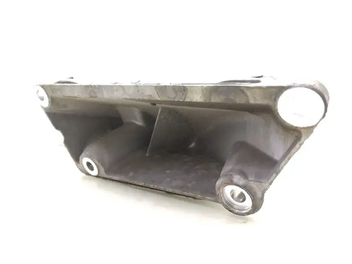 BMW 3 E90 E91 (2005 - 2012) 6770052 Кронштейн двигателя — фото 2
