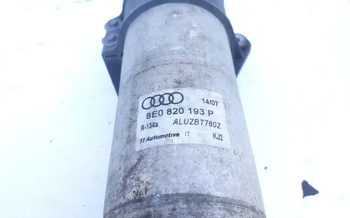 Audi A4 S4 B7 8E 8H (2004 - 2009) 8E0820193P Осушитель кондиционера — фото 4