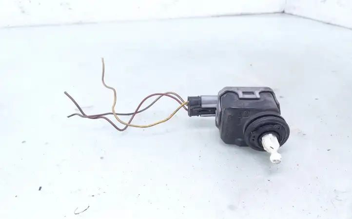 Opel Astra G (1998 - 2004) 90590665 Двигатель задвижки потока воздуха — фото 2