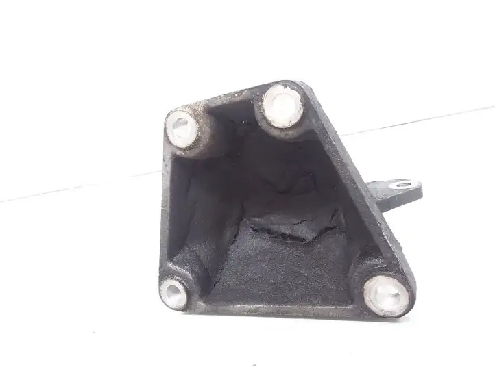 Audi A6 S6 C5 4B (2001 - 2004) 4B0199306B Кронштейн двигателя — фото 2