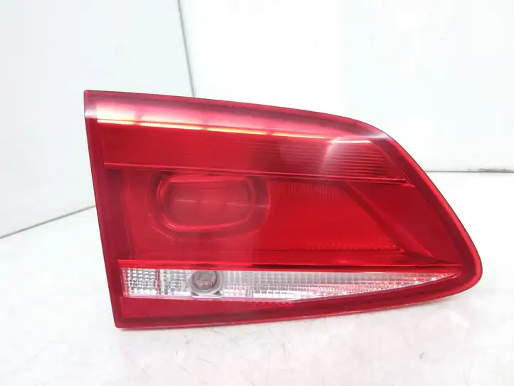 Volkswagen PASSAT B7 (2011 - 2014) 3AF945093B Задний фонарь в крышке багажника — фото 3