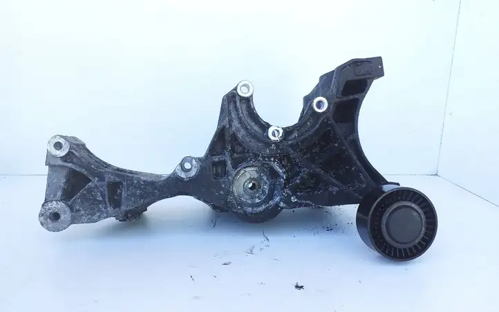 Audi A4 S4 B7 8E 8H (2004 - 2009) 03G903143D Кронштейн генератора — фото 1