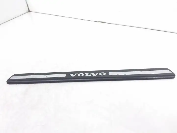Volvo XC70 (2007 - 2013) 8659960 Внутренняя отделка переднего порога — фото 1