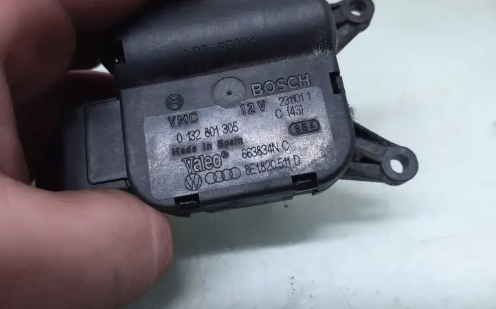 Audi A4 S4 B6 8E 8H (2000 - 2006) 0132801305 Двигатель задвижки потока воздуха — фото 3
