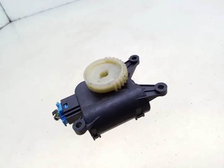 Seat Ibiza III (6L) (2002 - 2008) 0132801357 Двигатель задвижки потока воздуха — фото 3