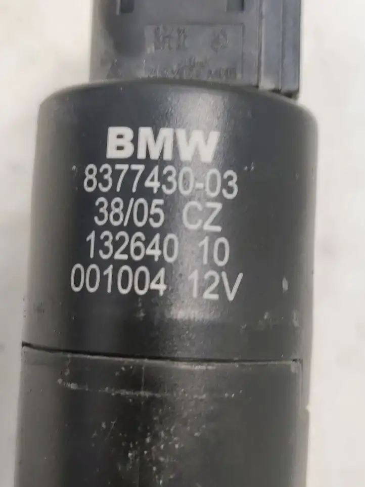 BMW 3 E90 E91 (2005 - 2012) 8377430 Насос омывателя фар — фото 3