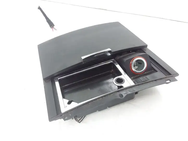 Volkswagen Touareg I (2002 - 2010) 7L6857961B Пепельница — фото 2