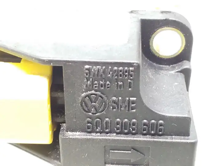 Volkswagen Bora (1998 - 2005) 6Q0909606 Датчик удара SRS — фото 3