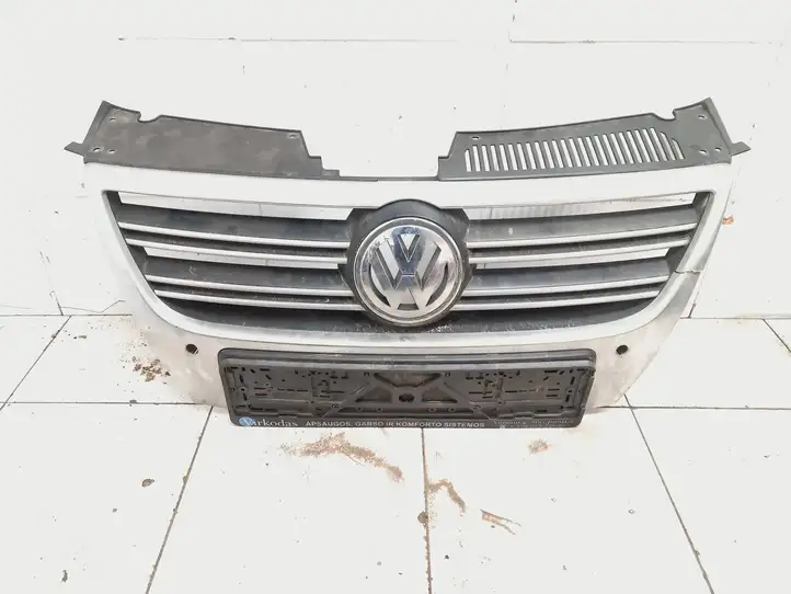 Volkswagen PASSAT B6 (2005 - 2010) 3C0853651Q Верхняя решетка радиатора — фото 1