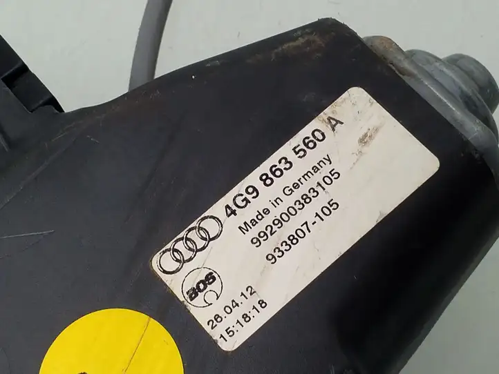 Audi A6 C7 (2011 - 2014) 4G9863560A Механизм шторки багажника — фото 4