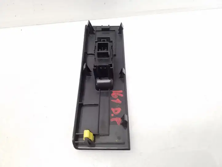 Toyota Corolla Verso AR10 (2004 - 2009) 742310F030 Блок кнопок стеклоподъемников — фото 3