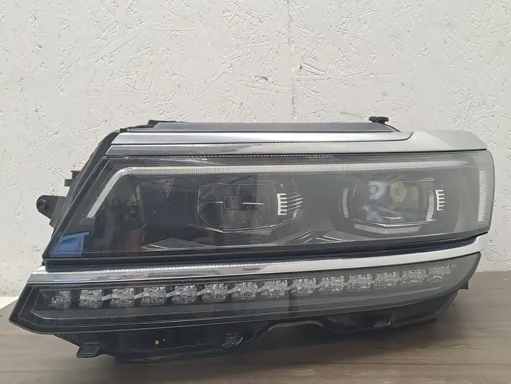 Volkswagen Tiguan (2016 - 2020) 5NB941081A Передняя фара — фото 37