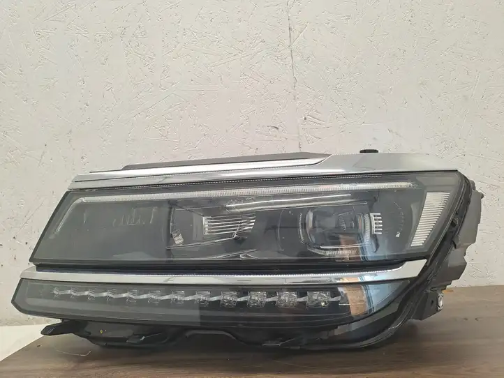 Volkswagen Tiguan (2016 - 2020) 5NB941081A Передняя фара — фото 44