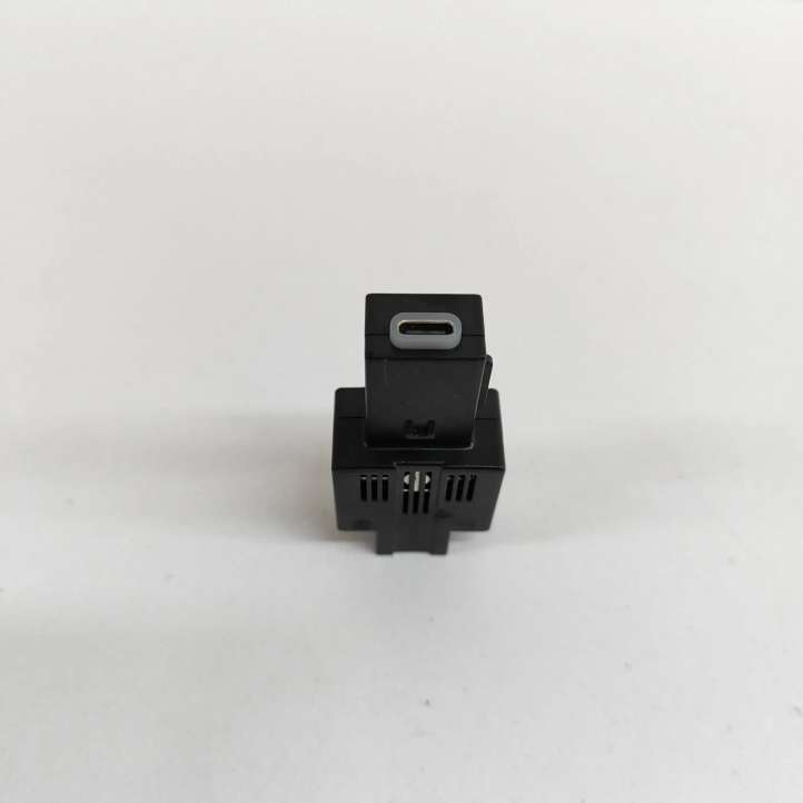 3G5035954 Volkswagen Tiguan USB jungtis