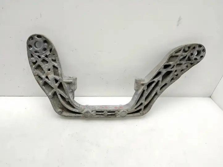 Mercedes-Benz CLA C117,X117,W117 (2013 - 2019) M0014250 Кронштейн заднего редуктора — фото 3