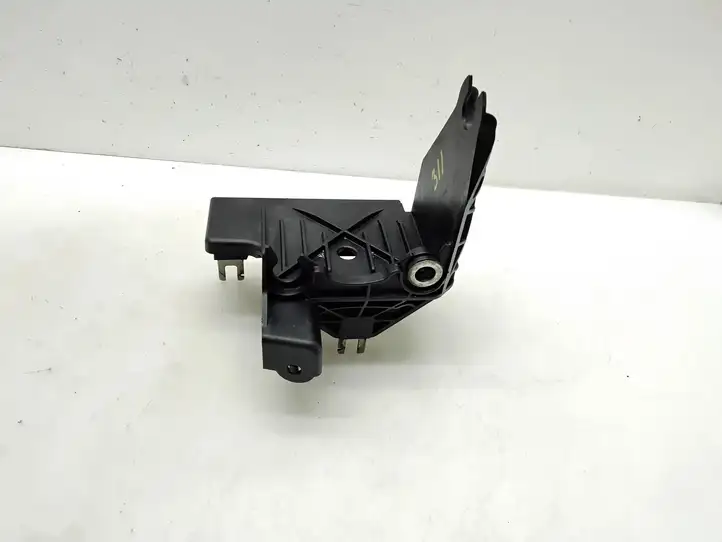 Mercedes-Benz CLA C117,X117,W117 (2013 - 2019) A2464300201 Кронштейн блока ABS — фото 2
