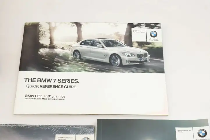BMW 7 F01 (2008 - 2016) Сервисная книжка — фото 2