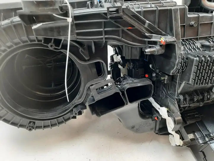 Ford Mustang Mach-E (2020 - ) LJ9A19B555ABG Комплект системы вентиляции салона — фото 5