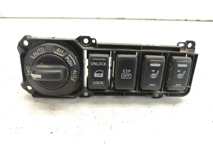 Nissan Pathfinder R51 (2005 - 2012) Включатель обогрева — фото 1
