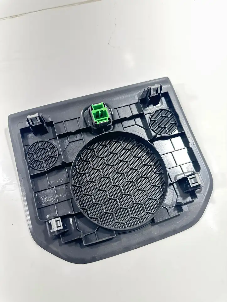 Land Rover Discovery Sport (2014 - 2019) FK7204454AD Рамка центрального динамика — фото 3