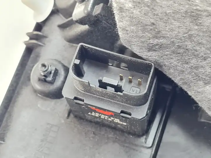 Porsche Taycan 9J1 (2019 - ) 9J1857095L Бардачок в сборе — фото 11