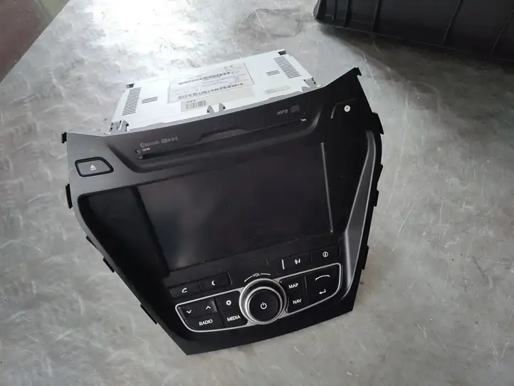 Hyundai Santa Fe (2012 - 2015) 965602W200 Магнитола / мультимедийная система — фото 4