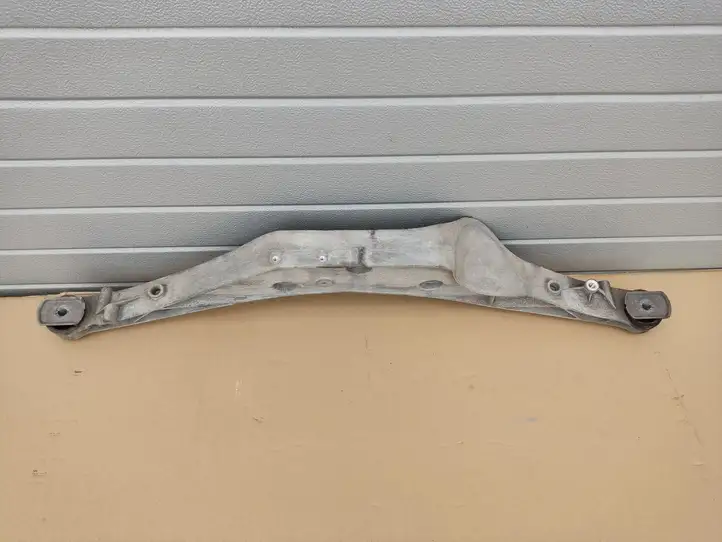 BMW 2 F45 (2014 - 2021) 6858474 Кронштейн заднего редуктора — фото 3