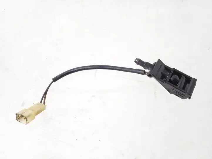 Volkswagen PASSAT B5.5 (2001 - 2005) 8E0955986A Форсунка омывателя лобового стекла — фото 1