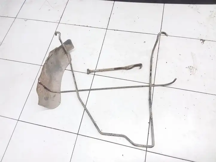 Peugeot Partner (2002 - 2008) Кронштейн запасного колеса — фото 1