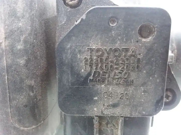 Toyota Yaris (1999 - 2003) 2220422010 Датчик массового расхода воздуха — фото 4