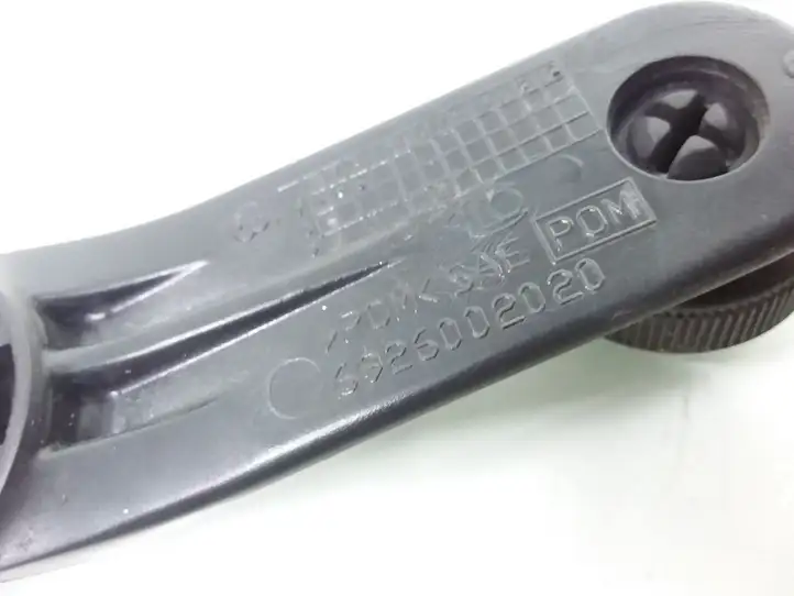 Toyota Yaris (2005 - 2009) 6926002020 Ручка стеклоподъемника — фото 3