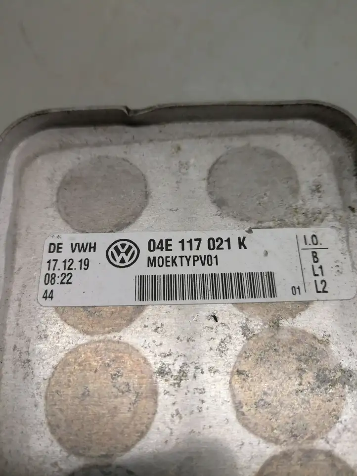 Skoda Fabia Mk3 (NJ) (2015 - 2021) 04E117021K Кронштейн масляного фильтра — фото 3