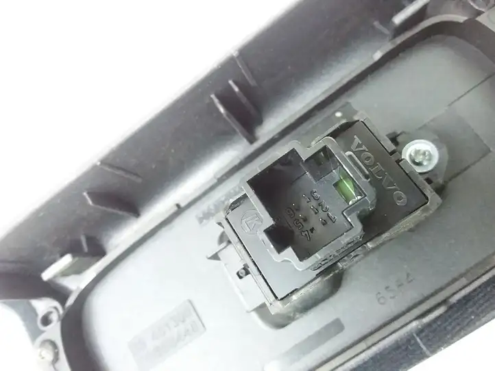 Volvo V50 (2004 - 2008) 8679474 Кнопка стеклоподъемников — фото 4