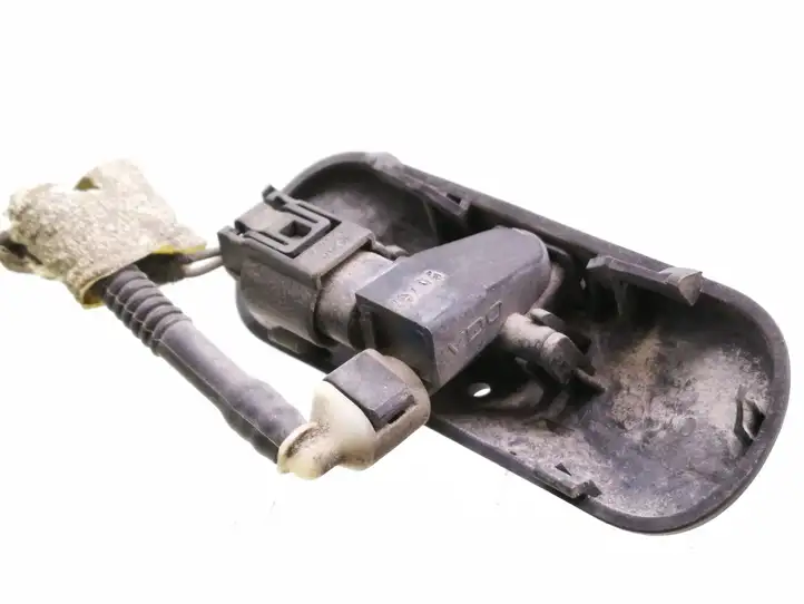 Volkswagen Golf V (2003 - 2009) 5M0955986A Форсунка омывателя лобового стекла — фото 2