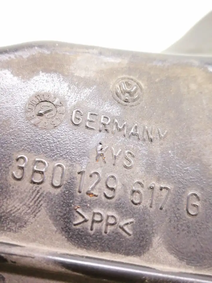 Volkswagen PASSAT B5.5 (2001 - 2005) 3B0129617G Детали воздухозаборника — фото 3