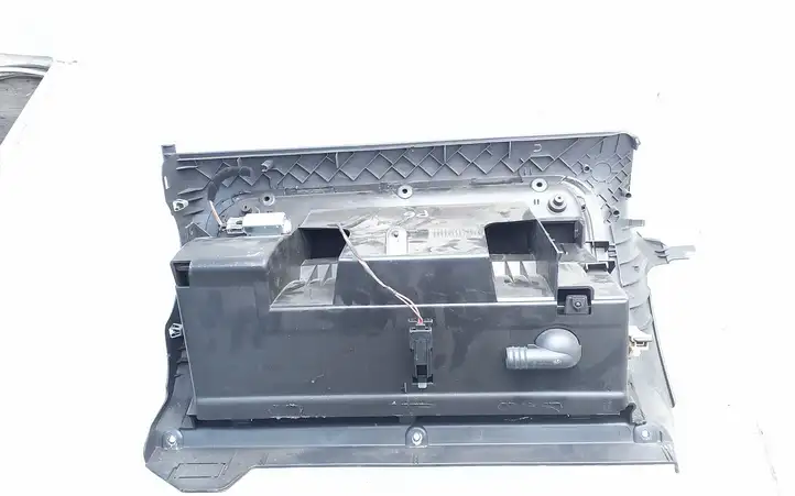 Volkswagen Golf V (2003 - 2009) 1K1857290 Бардачок в сборе — фото 2