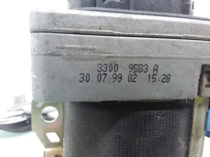 Volkswagen Bora (1998 - 2005) 1J4857705J Передний ремень безопасности — фото 5