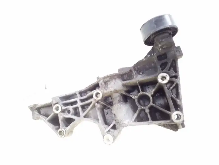 Audi A4 S4 B7 8E 8H (2004 - 2009) 03G903143D Кронштейн генератора — фото 3