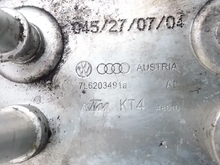 Volkswagen Touareg I (2002 - 2010) 7L6203491A Радиатор охлаждения топлива — фото 4
