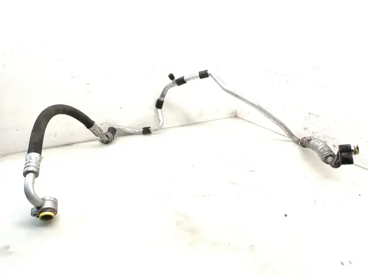 Volkswagen Touran I (2003 - 2010) 1T0820743AA Трубки и шланги кондиционера — фото 1
