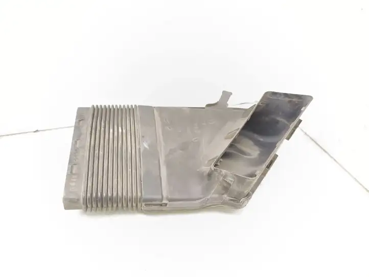Audi A4 S4 B7 8E 8H (2004 - 2009) 8E0129617 Детали воздухозаборника — фото 1