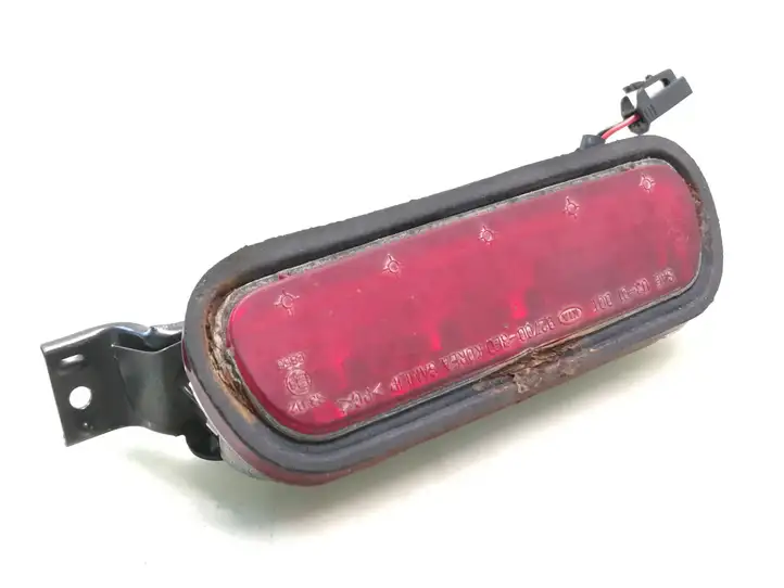 Kia Sorento (2006 - 2009) 927003E0 Дополнительный стоп фонарь — фото 1