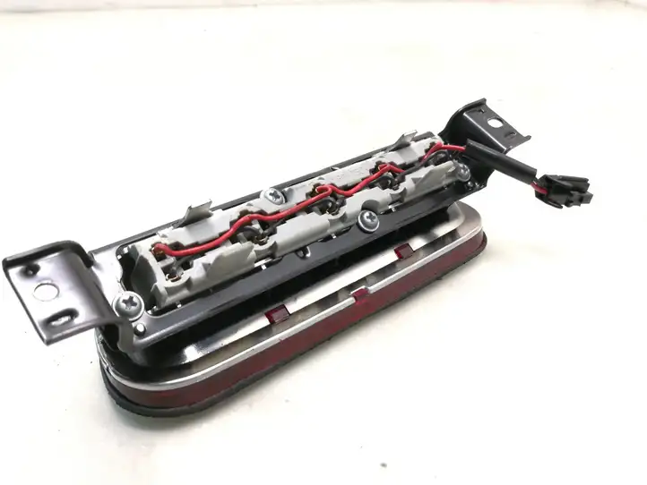 Kia Sorento (2006 - 2009) 927003E0 Дополнительный стоп фонарь — фото 2