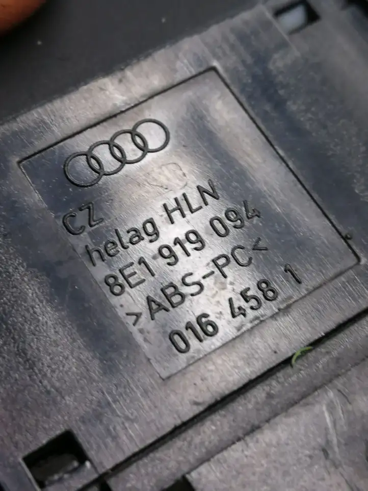 Audi A4 S4 B7 8E 8H (2004 - 2009) 8E1919094 Включатель регулировки высоты фонарей — фото 3