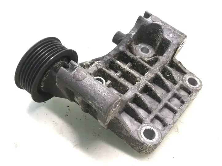 Audi A4 S4 B7 8E 8H (2004 - 2009) 059903143K Кронштейн генератора — фото 1