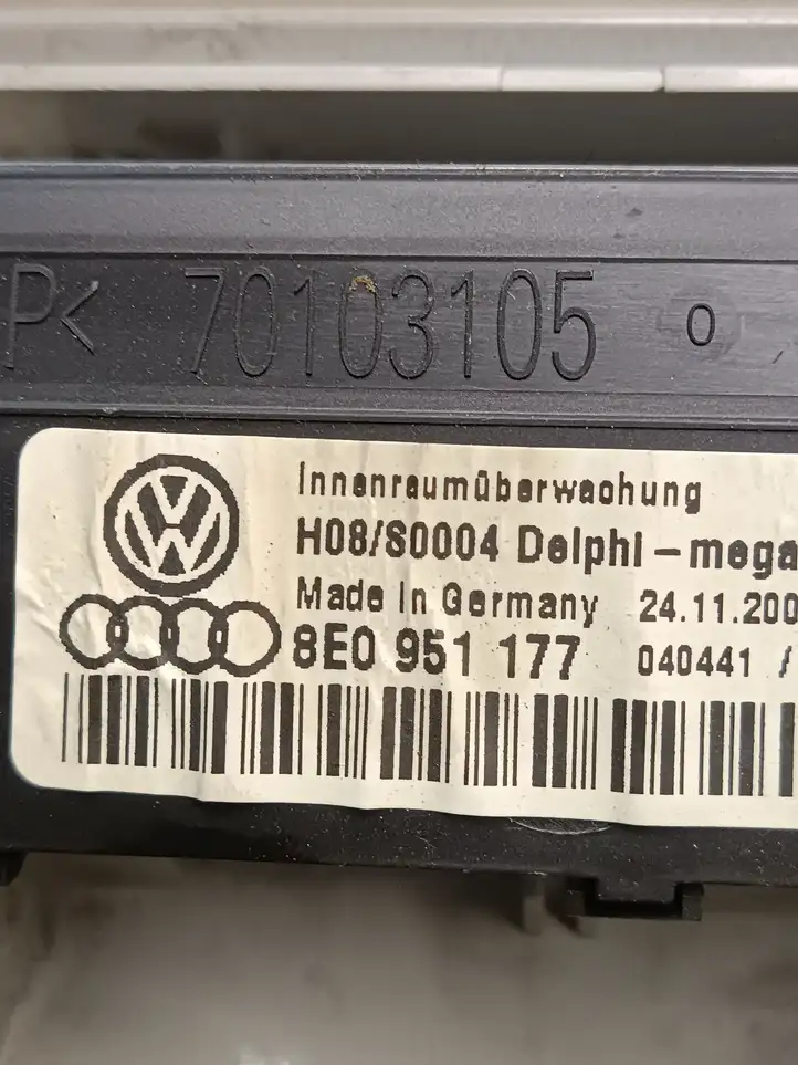Audi A4 S4 B7 8E 8H (2004 - 2009) 8E0951177 Передняя подсветка — фото 3