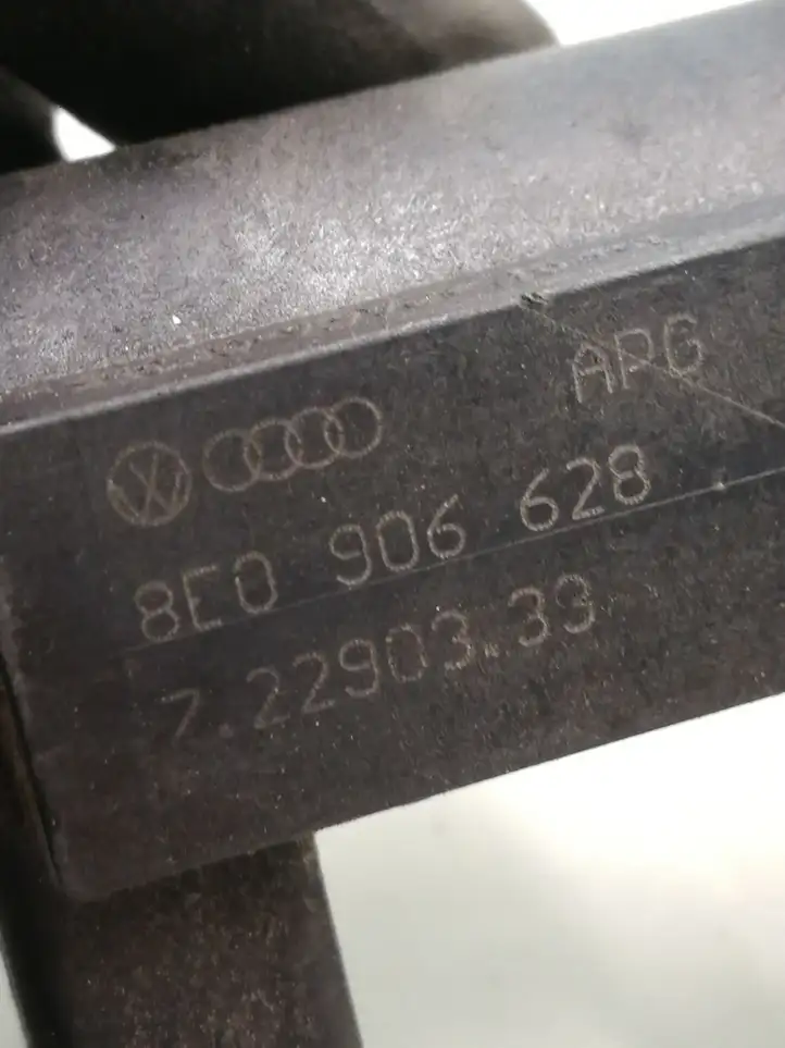 Audi A4 S4 B6 8E 8H (2000 - 2006) 8E0906628 Соленоид турбины — фото 3