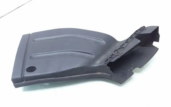 Audi A4 S4 B6 8E 8H (2000 - 2006) 8E0129618D Детали воздухозаборника — фото 2