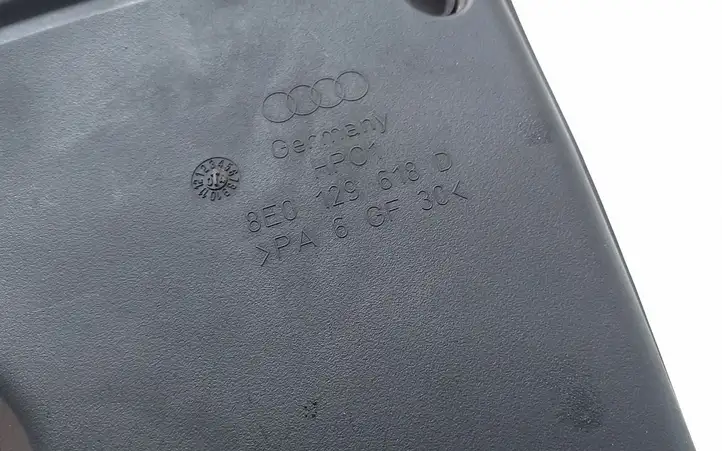 Audi A4 S4 B6 8E 8H (2000 - 2006) 8E0129618D Детали воздухозаборника — фото 3